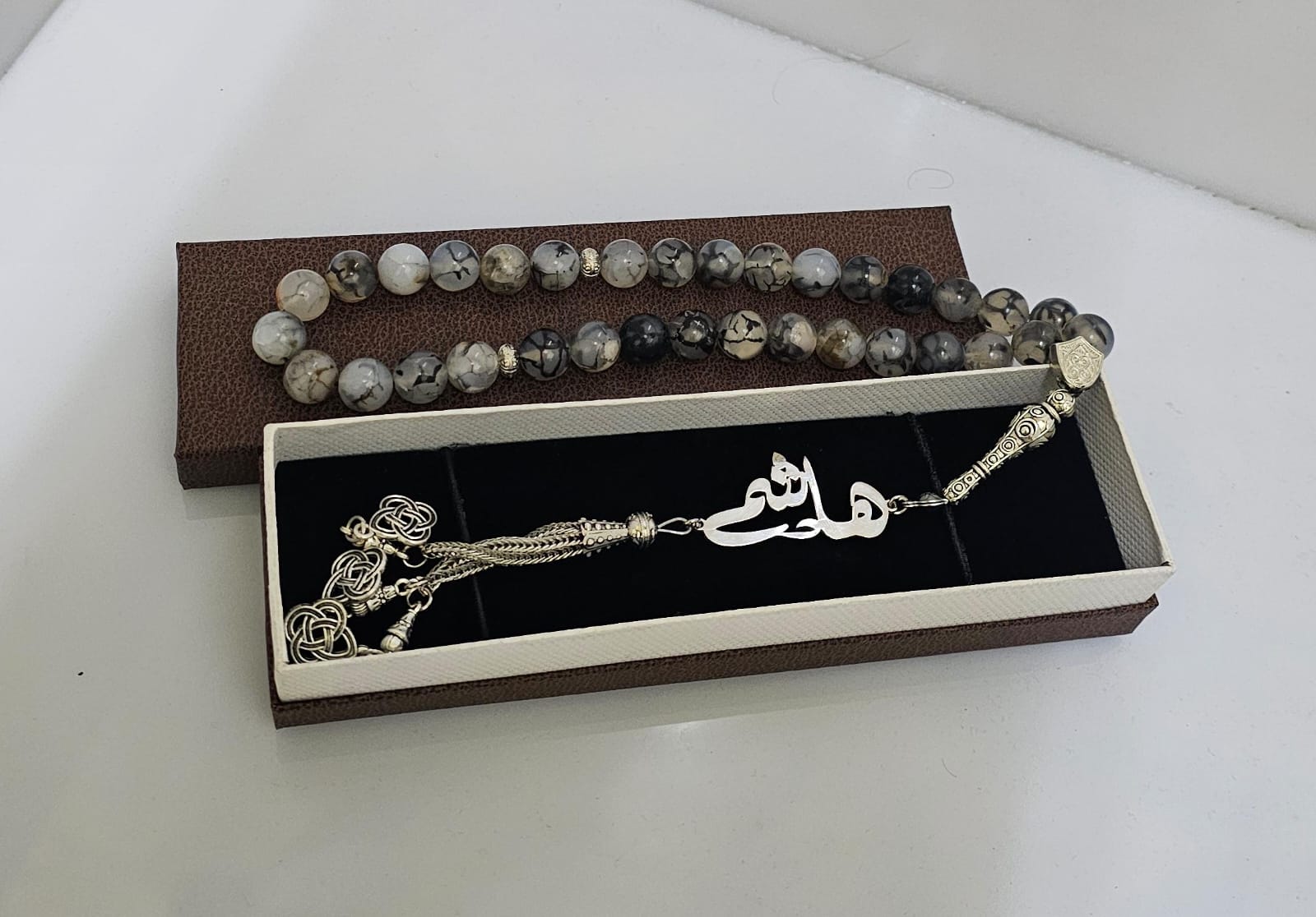 سبح رجاليه بالاسم بشكل فخم ومميز